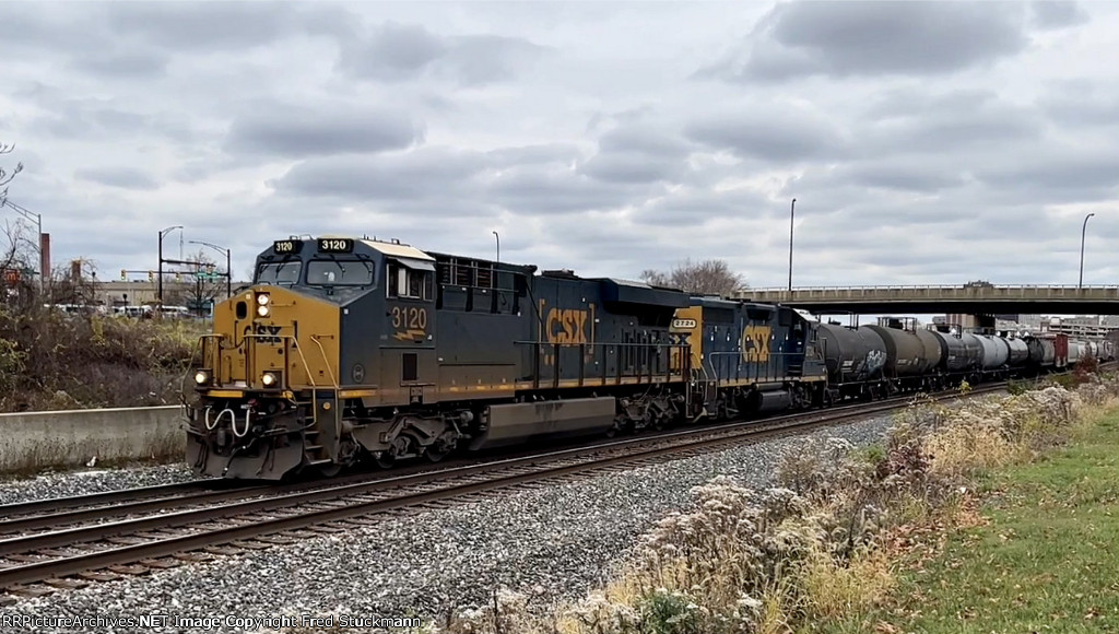 CSX 3120 leads M369.